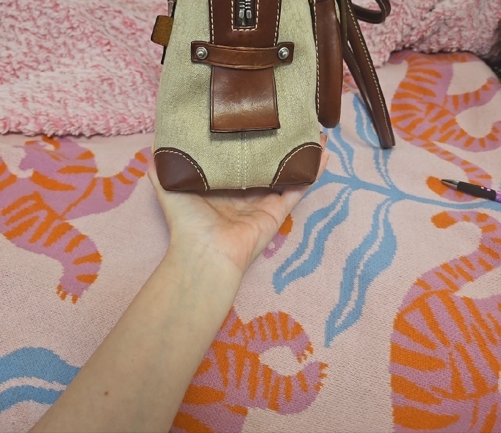 Dooney & Bourke Stylish Beige Fabric and Brown Leather Handbag - Picture 6 of 16